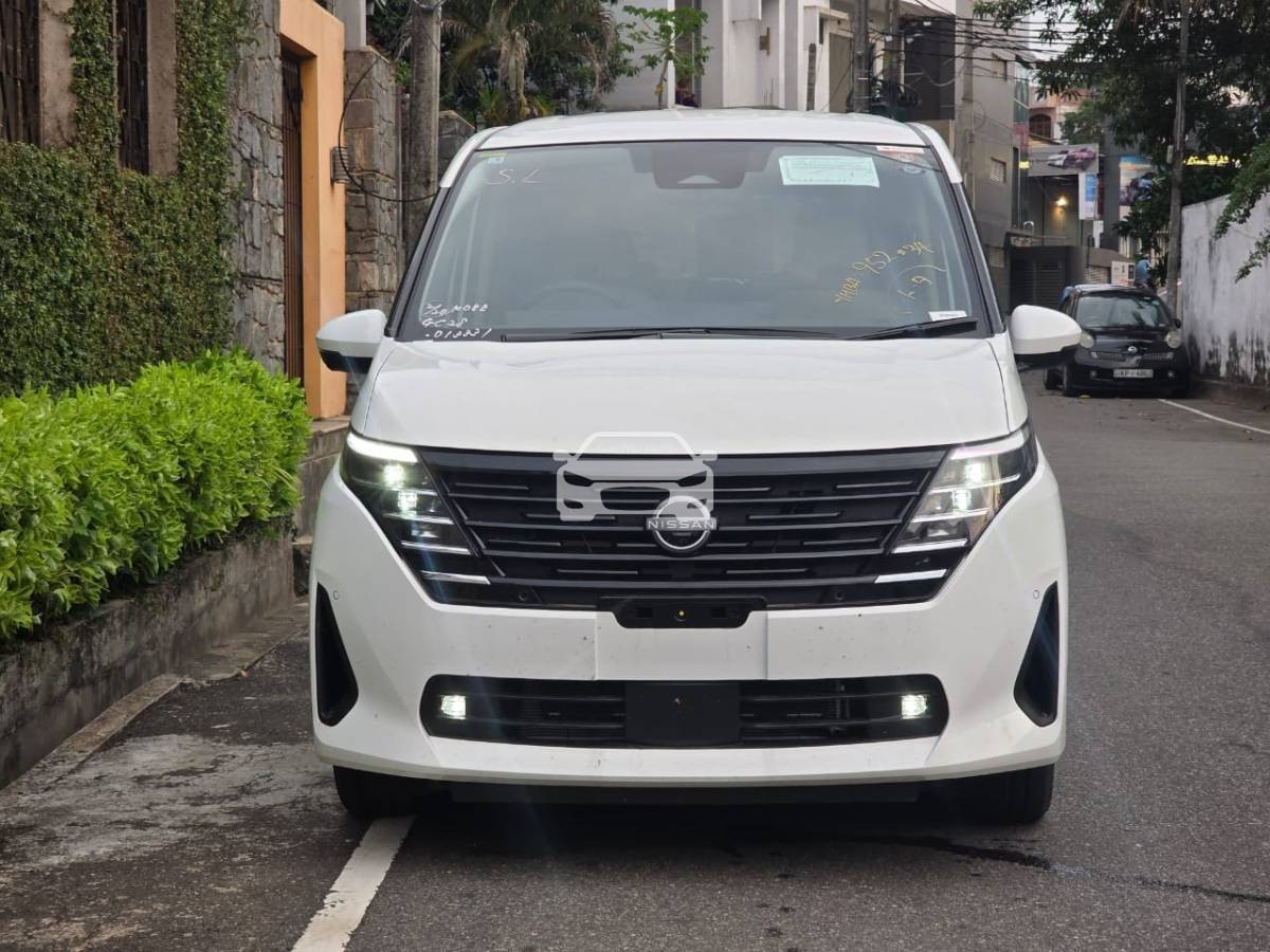 Image Nissan Serena 2025 